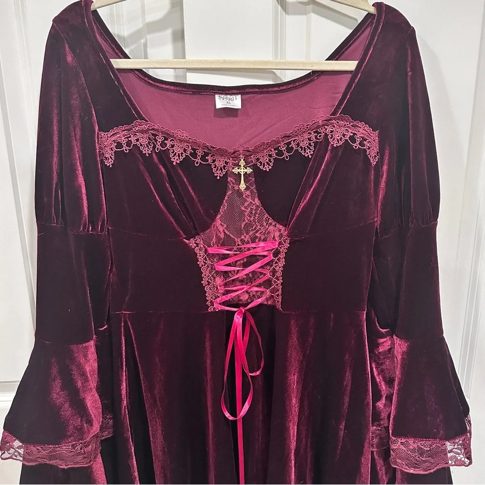 Velvet Lace-Up Dress with Lace Details - Picture 4 of 17